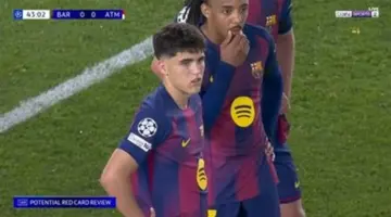 برشلونة.. طرد باو كوبارسي مدافع البارسا أمام أتلتيكو مدريد في دوري أبطال أوروبا